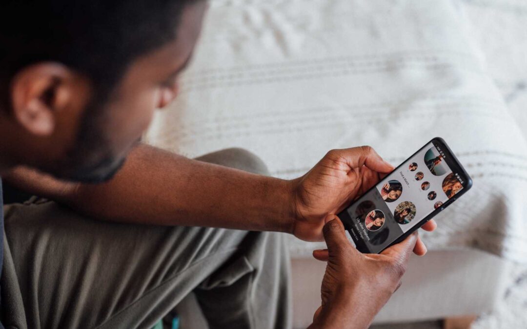 Sites de rencontre gratuits vs payants : lequel choisir, avec un focus sur OkCupid