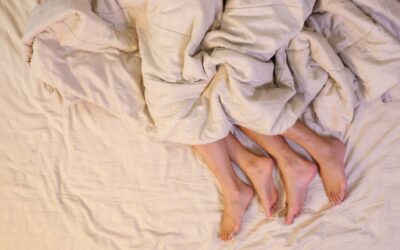 Rencontres intimes sur AdultFriendFinder : comment passer du virtuel au réel en toute sécurité